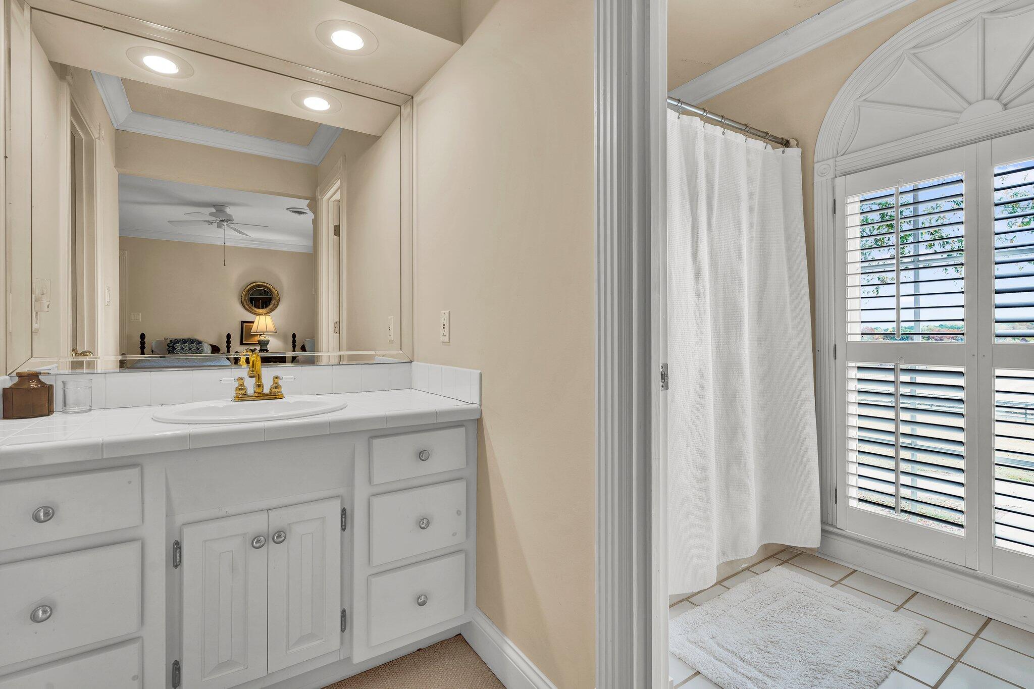 345 Morgan Road Charleston, TN 37310 - Photo 55 of 69 Bathroom 3