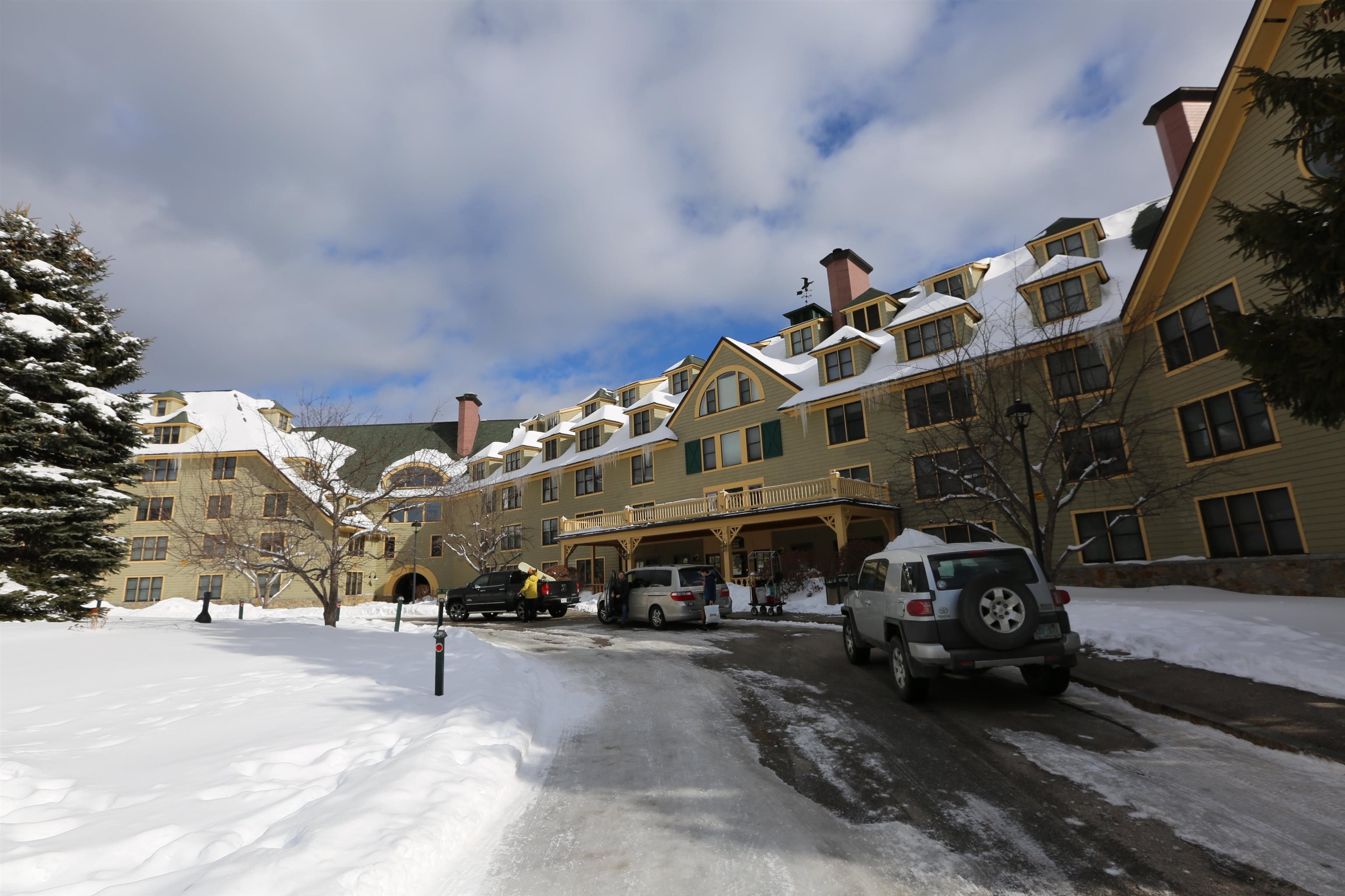 28 Packard's Road, Unit 406 Waterville Valley, NH 03215 - Photo 2 of 41