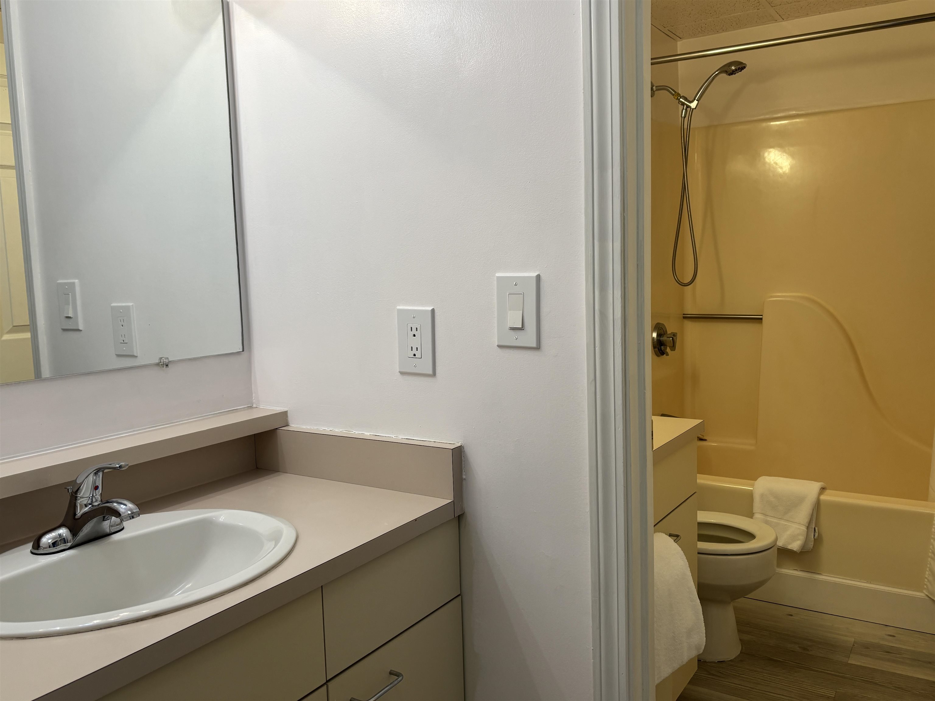 28 Packard's Road, Unit 406 Waterville Valley, NH 03215 - Photo 24 of 41