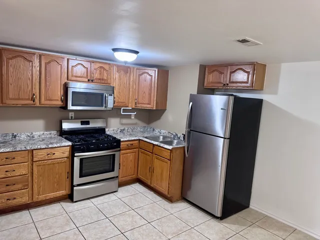 $319,999 | 310 Mills Road, Joliet, IL 60433