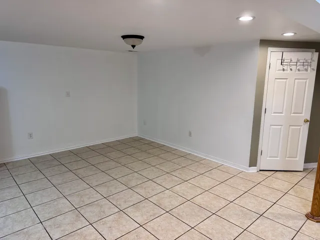 $319,999 | 310 Mills Road, Joliet, IL 60433