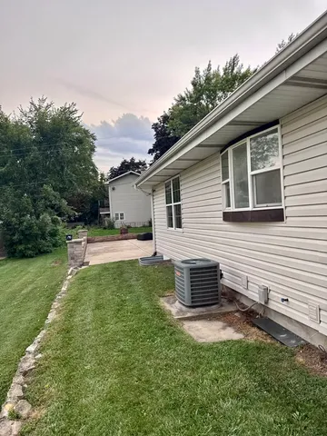 $319,999 | 310 Mills Road, Joliet, IL 60433