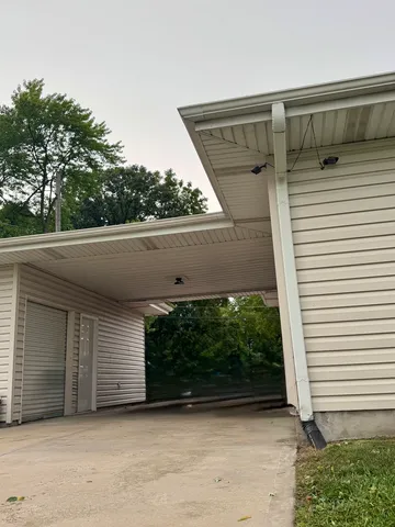 $319,999 | 310 Mills Road, Joliet, IL 60433