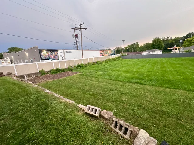 $319,999 | 310 Mills Road, Joliet, IL 60433