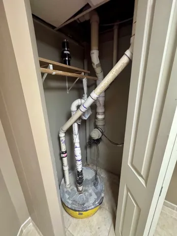 $319,999 | 310 Mills Road, Joliet, IL 60433