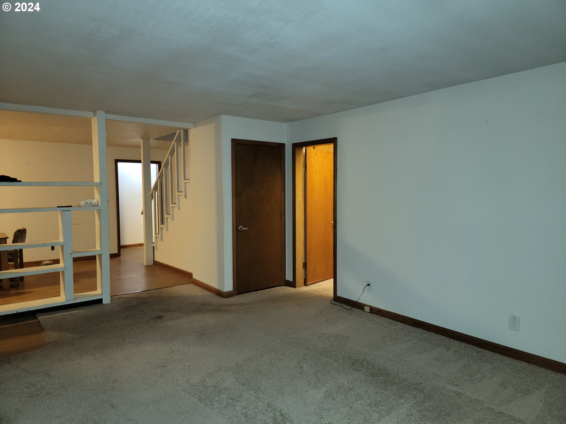 56431 Turley Road Warren, OR 97053 - Photo 10 of 47 Living Room