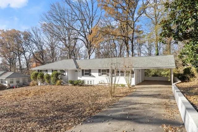 $2,495 | 2352 Elmwood Circle Southeast, Atlanta, GA 30339