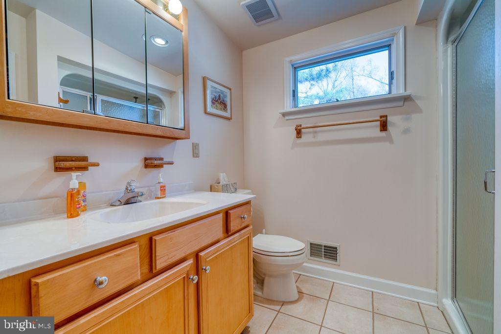 29 Center Road Earleville, MD 21919 - Photo 24 of 41 Bath on second floor