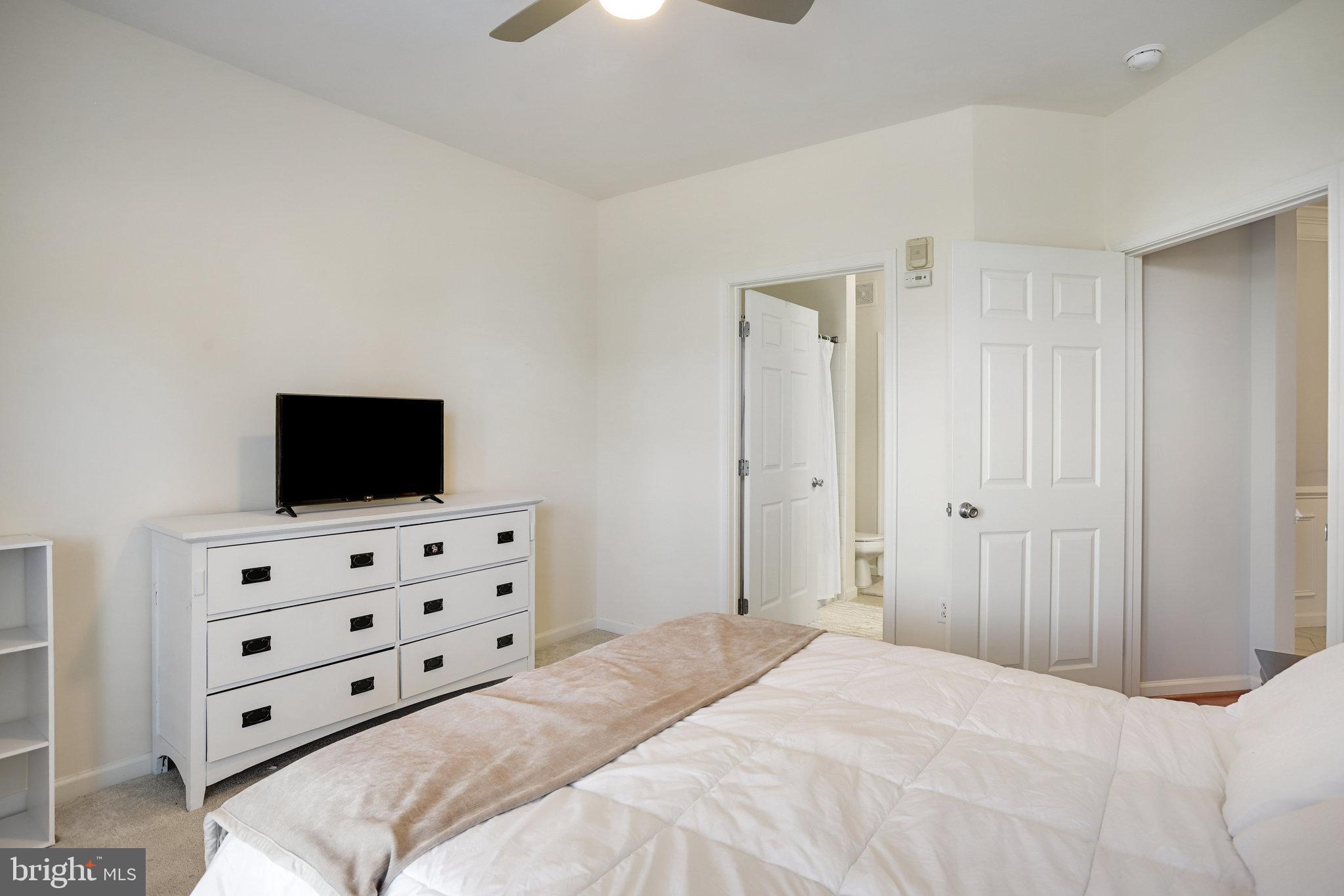 8 Granite Place, Unit 362 Gaithersburg, MD 20878 - Photo 12 of 42 Bedroom
