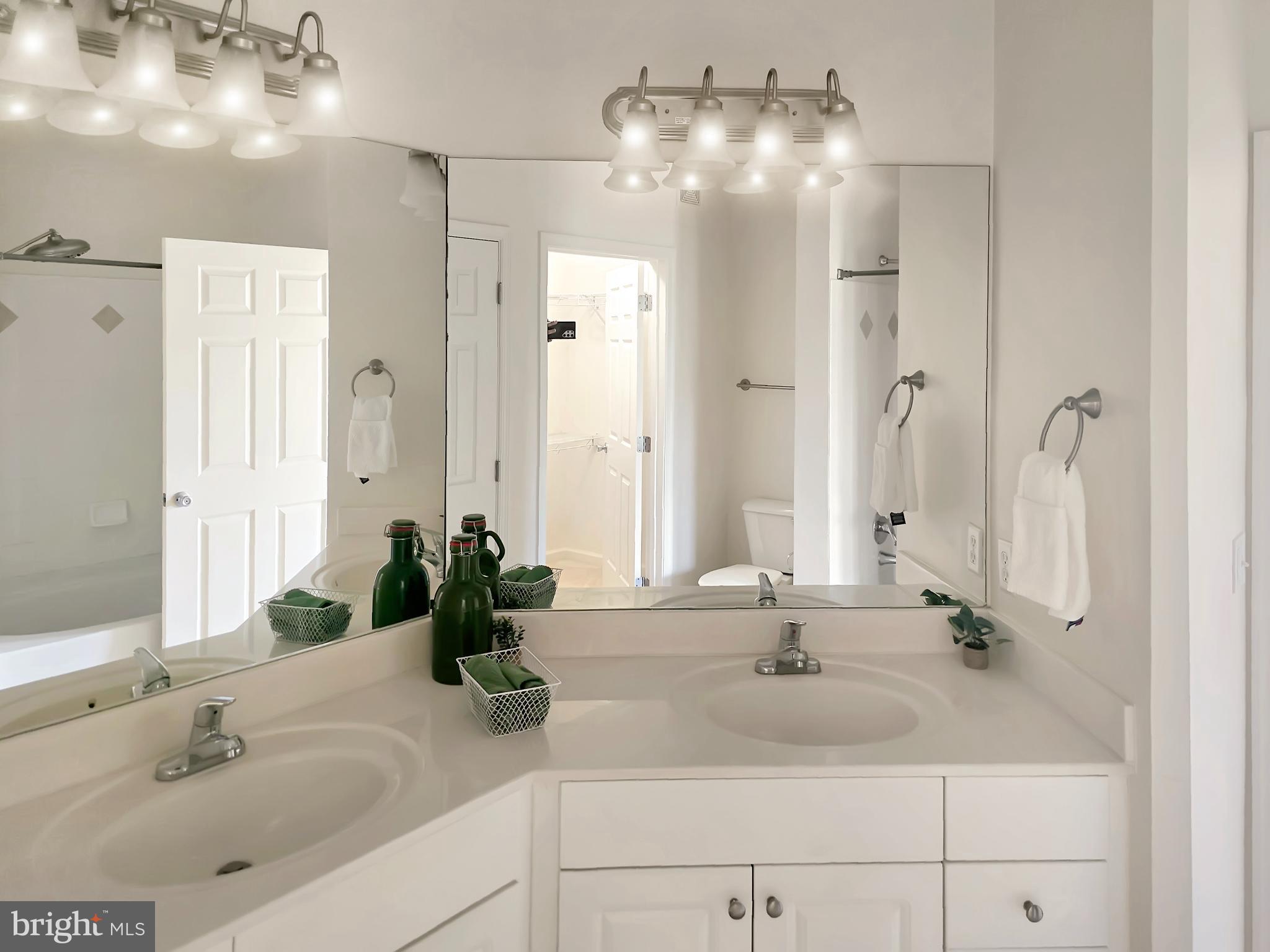 8 Granite Place, Unit 362 Gaithersburg, MD 20878 - Photo 13 of 42 Bathroom