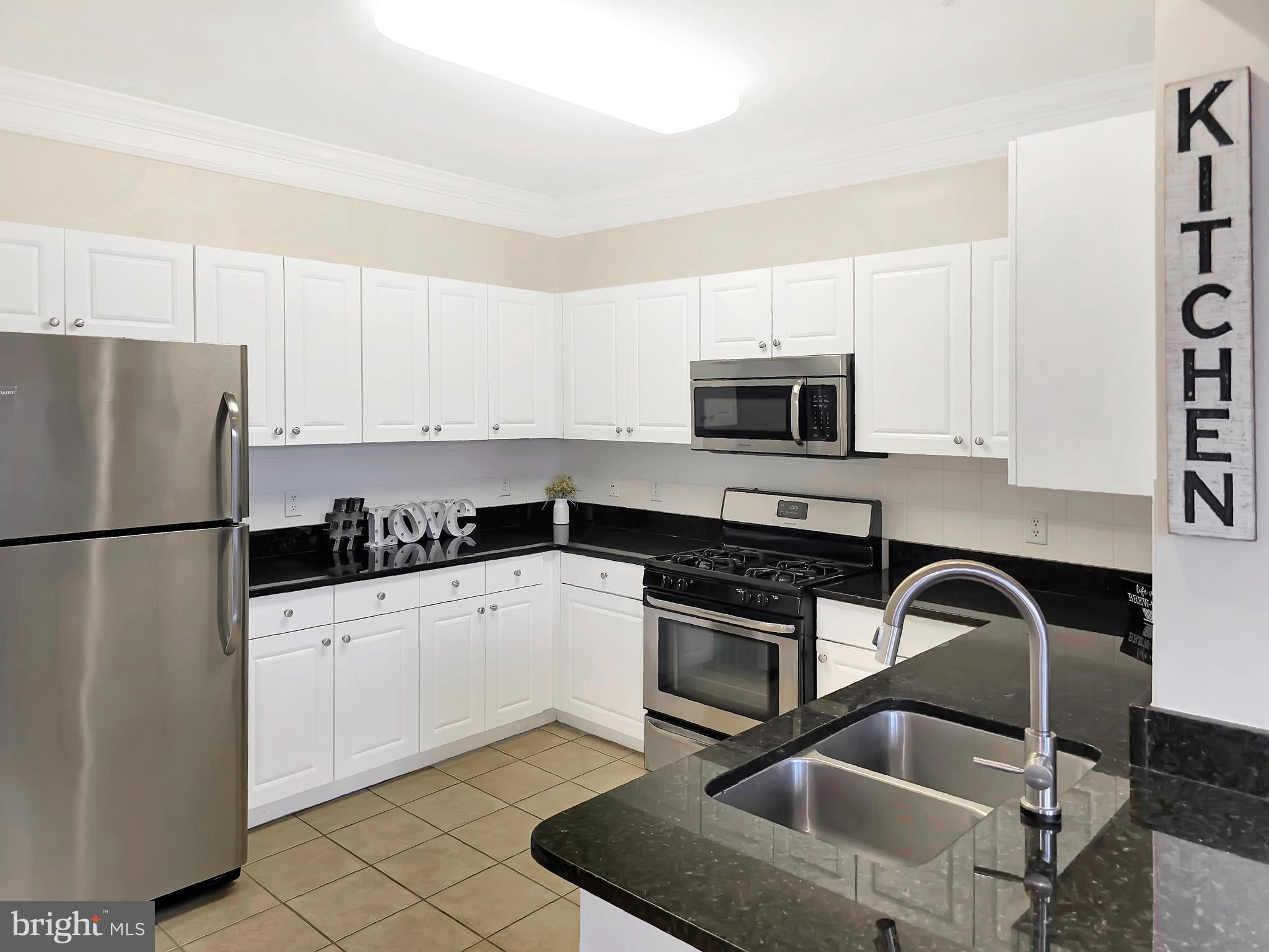 8 Granite Place, Unit 362 Gaithersburg, MD 20878 - Photo 3 of 42 Kitchen
