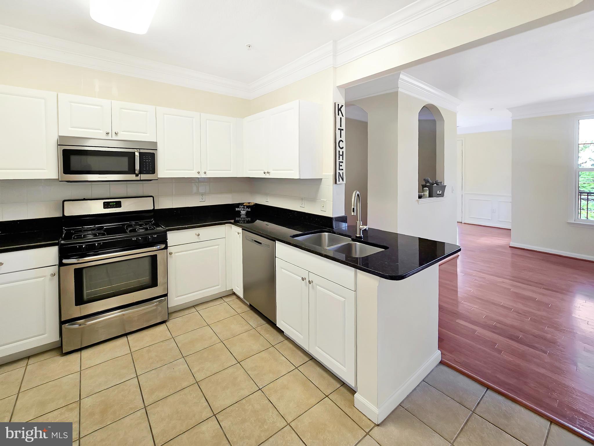 8 Granite Place, Unit 362 Gaithersburg, MD 20878 - Photo 4 of 42 Kitchen