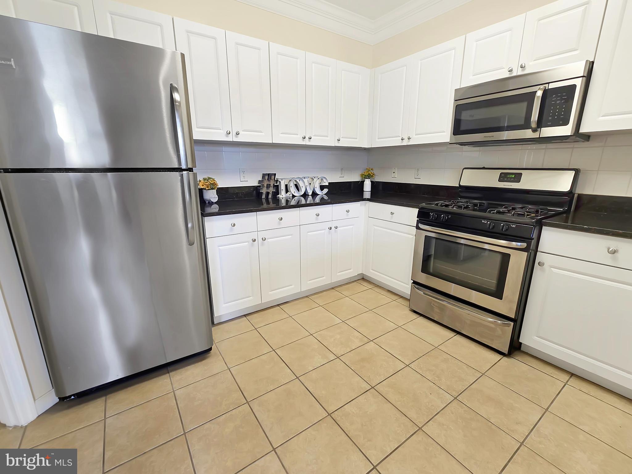 8 Granite Place, Unit 362 Gaithersburg, MD 20878 - Photo 5 of 42 Kitchen