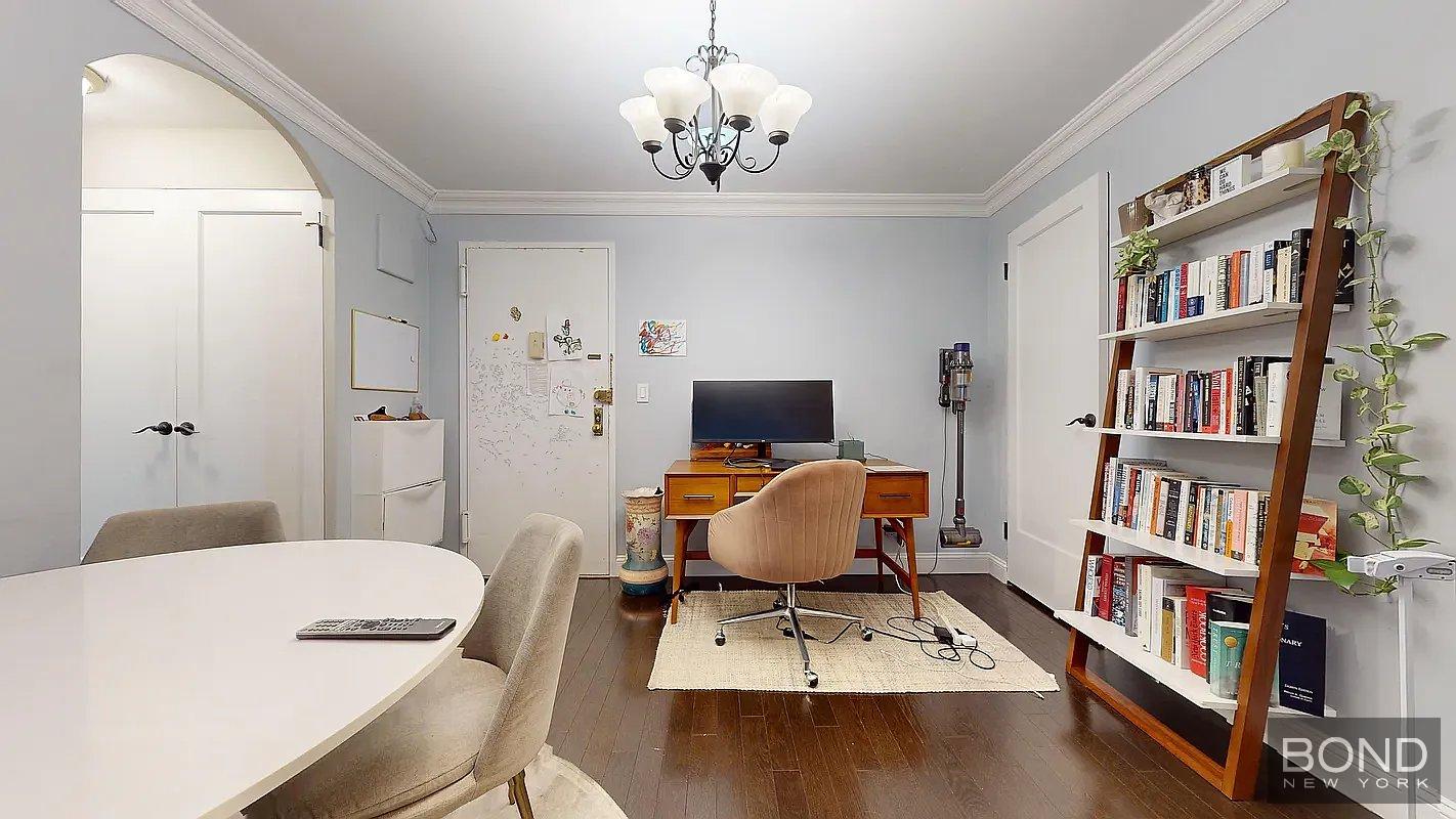 401 East 74th Street, Unit 6E Manhattan, NY 10021 - Photo 4 of 12 Photo 4