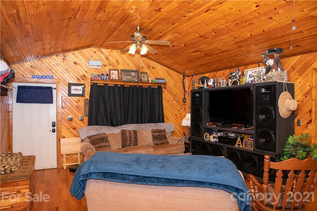 7936 Alarka Road Bryson City, NC 28713 - Photo 3 of 30