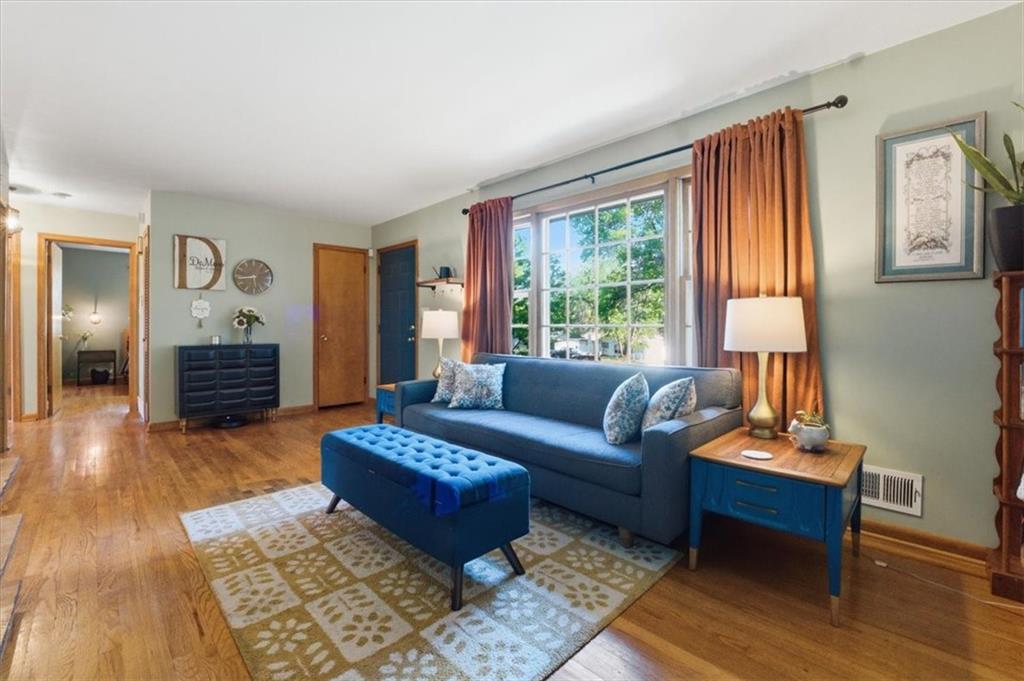 900 Southwest 6th Street Lee's Summit, MO 64081 - Photo 3 of 28