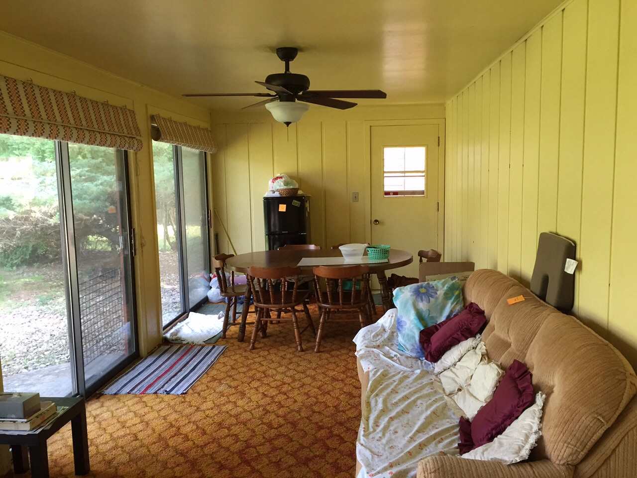 5206 Brookview Road Rockford, IL 61107 - Photo 14 of 23 a living room with furniture and a large window