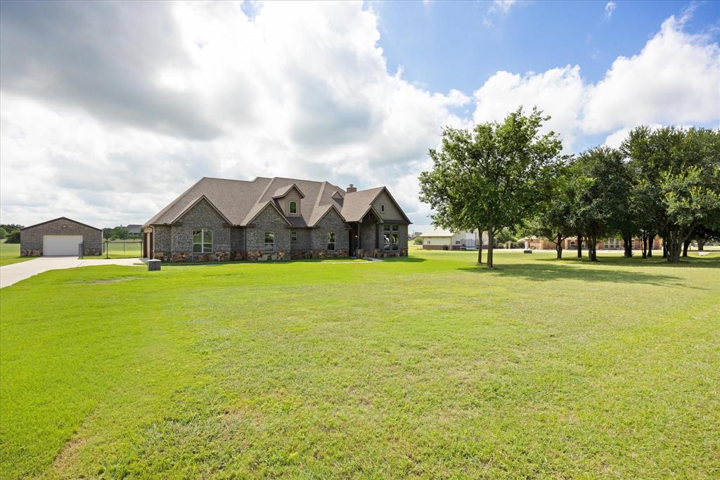 104 Rattling Antler Court Azle, TX 76020 - Photo 25 of 38