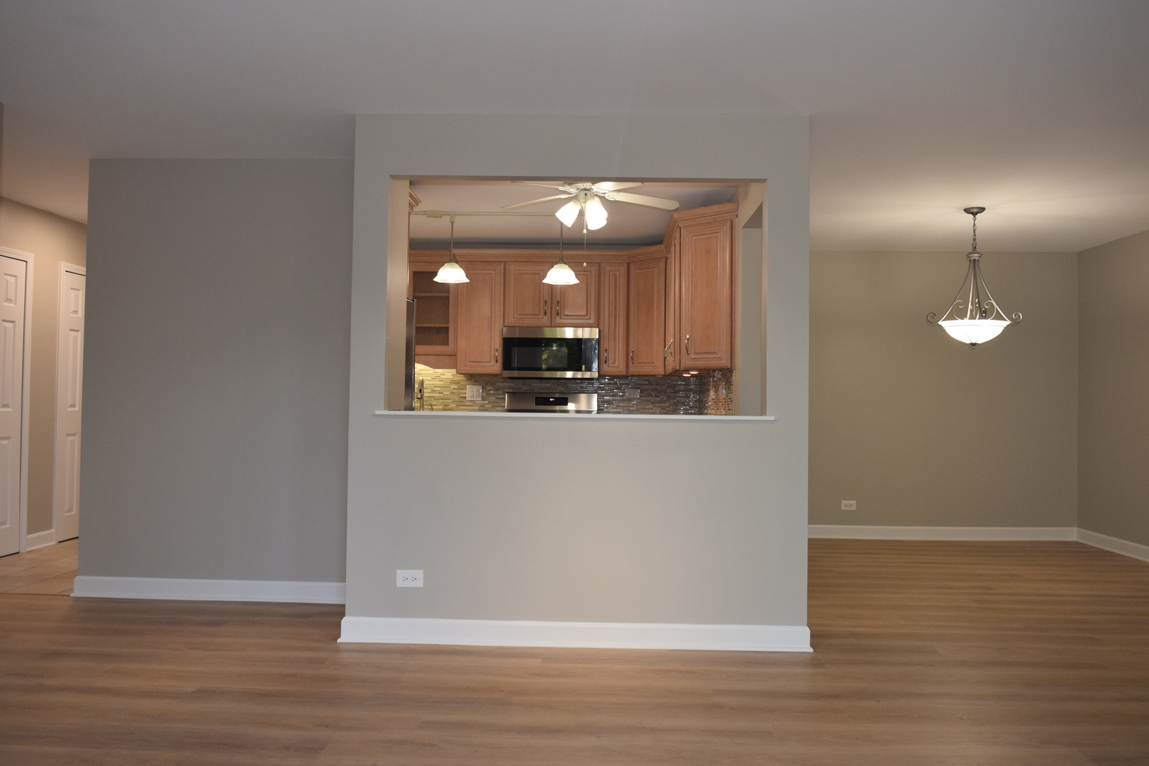 1405 East Central Road, Unit 201A Arlington Heights, IL 60005 - Photo 12 of 30