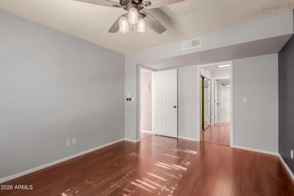 $322,900 | 7300 North Dreamy Draw Drive, Unit 211, Phoenix, AZ 85020