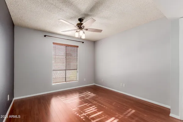 $322,900 | 7300 North Dreamy Draw Drive, Unit 211, Phoenix, AZ 85020