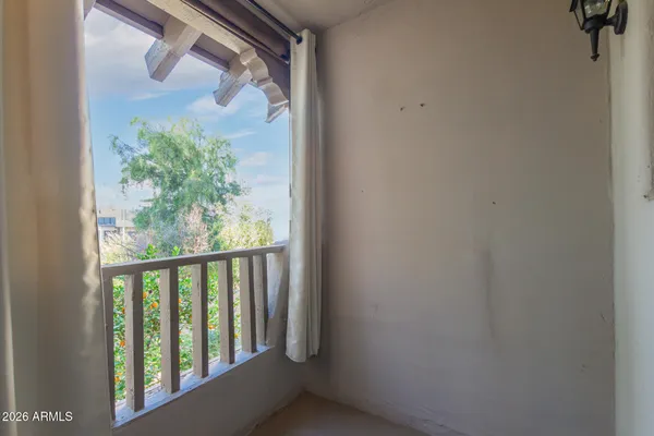 $322,900 | 7300 North Dreamy Draw Drive, Unit 211, Phoenix, AZ 85020