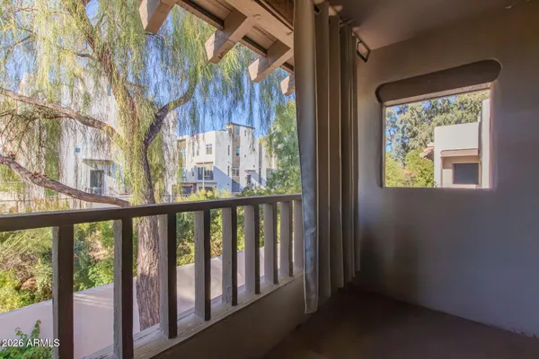 $322,900 | 7300 North Dreamy Draw Drive, Unit 211, Phoenix, AZ 85020