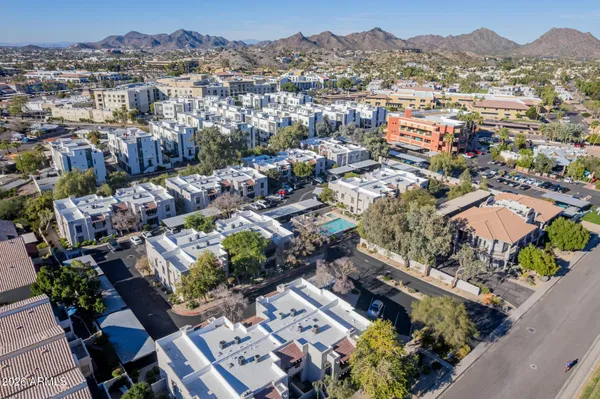 $322,900 | 7300 North Dreamy Draw Drive, Unit 211, Phoenix, AZ 85020