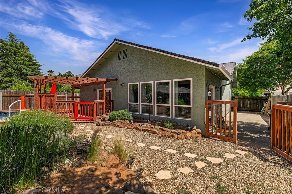 13 Avante Way Chico, CA 95973 - Photo 38 of 58 a front view of a house with garden