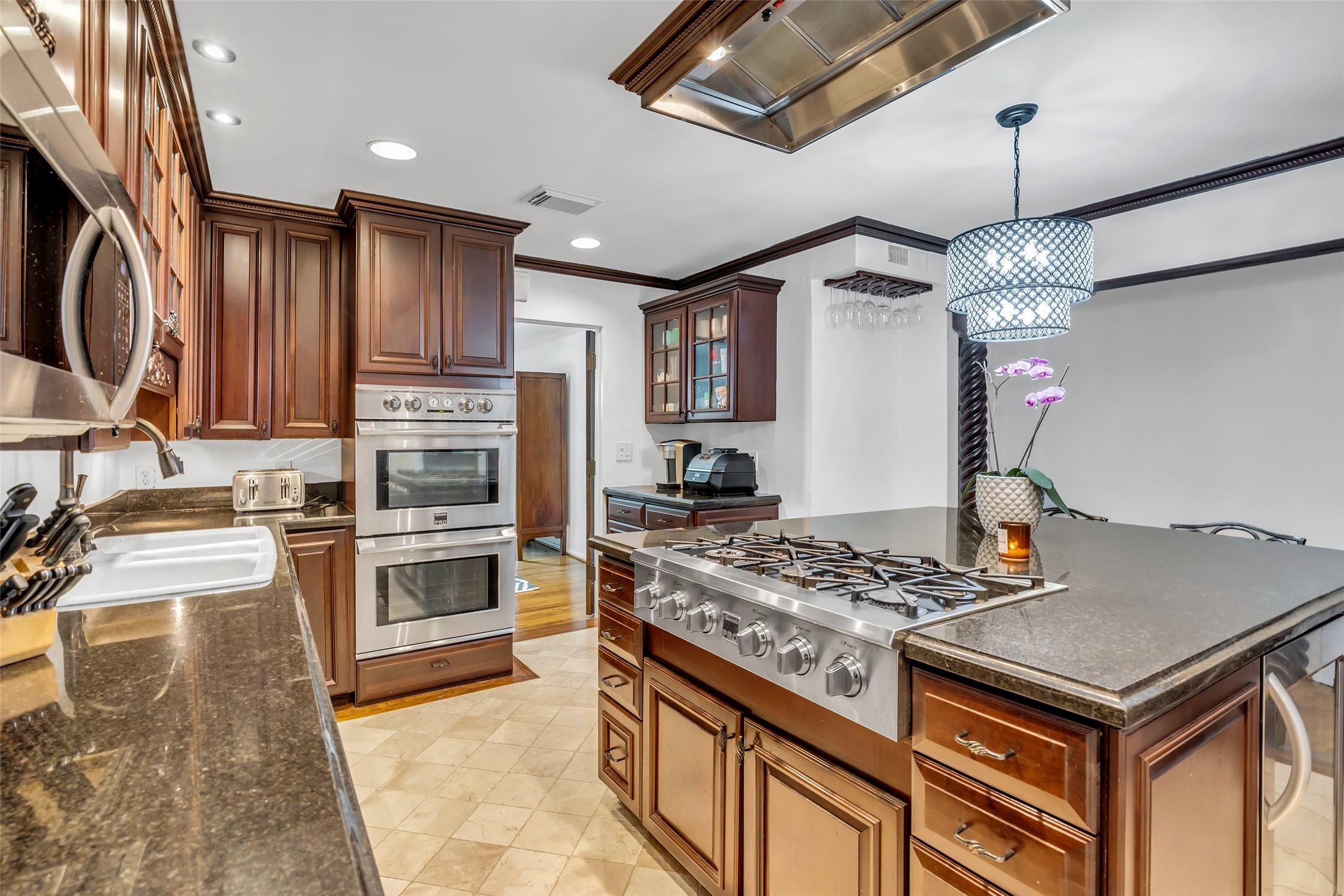 1503 Banks Street Houston, TX 77006 - Photo 16 of 39