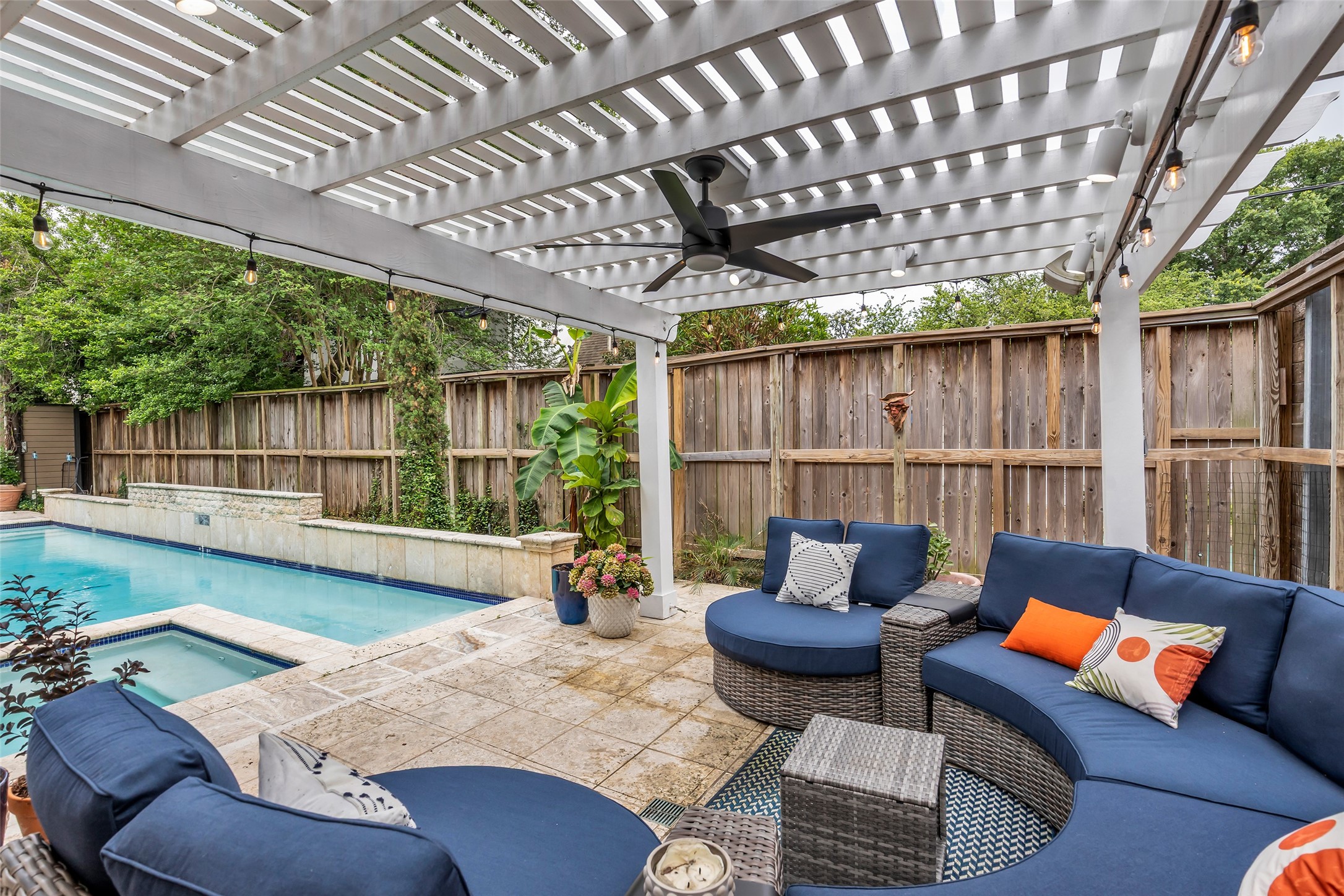 1503 Banks Street Houston, TX 77006 - Photo 2 of 39