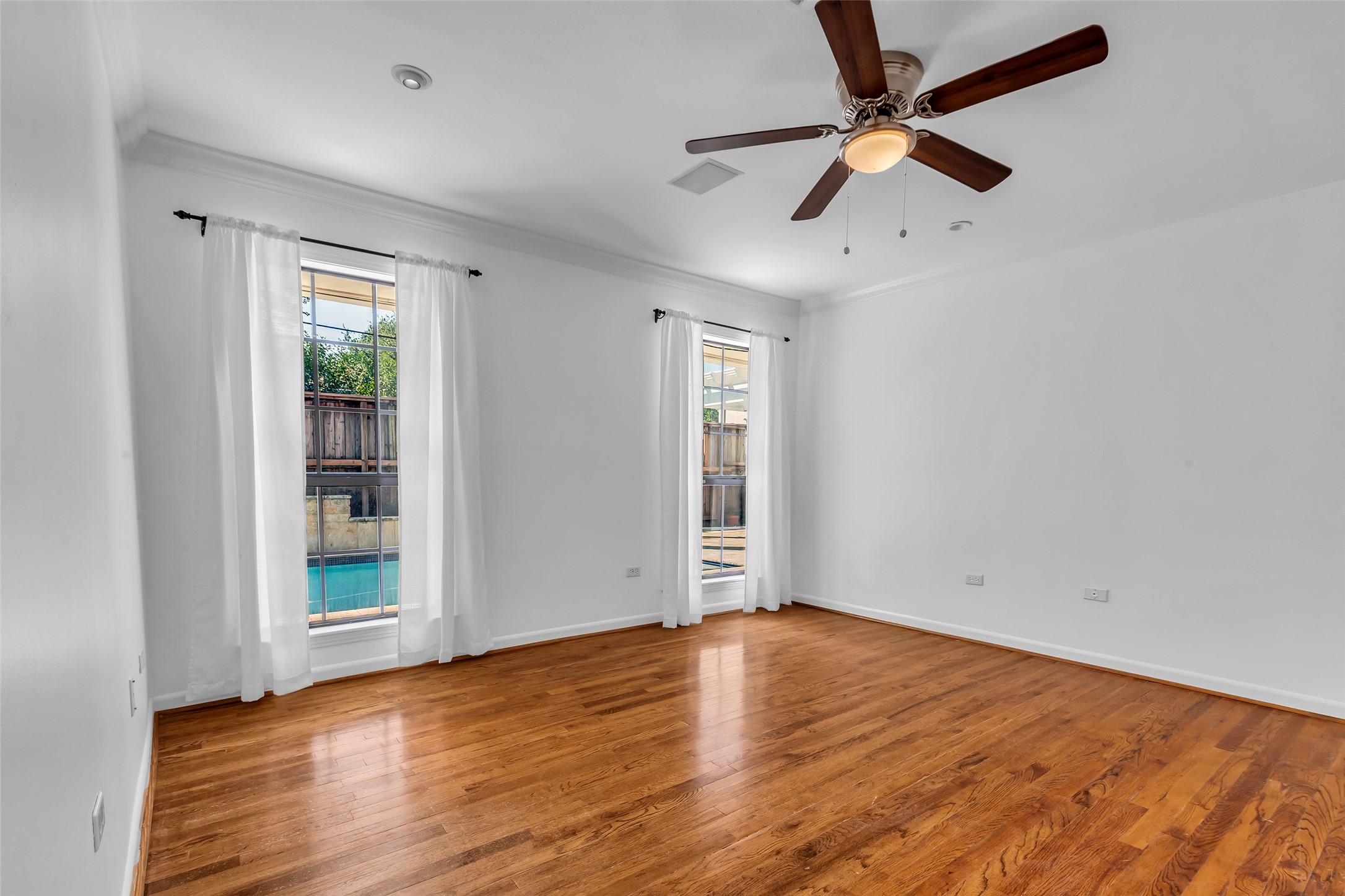 1503 Banks Street Houston, TX 77006 - Photo 26 of 39