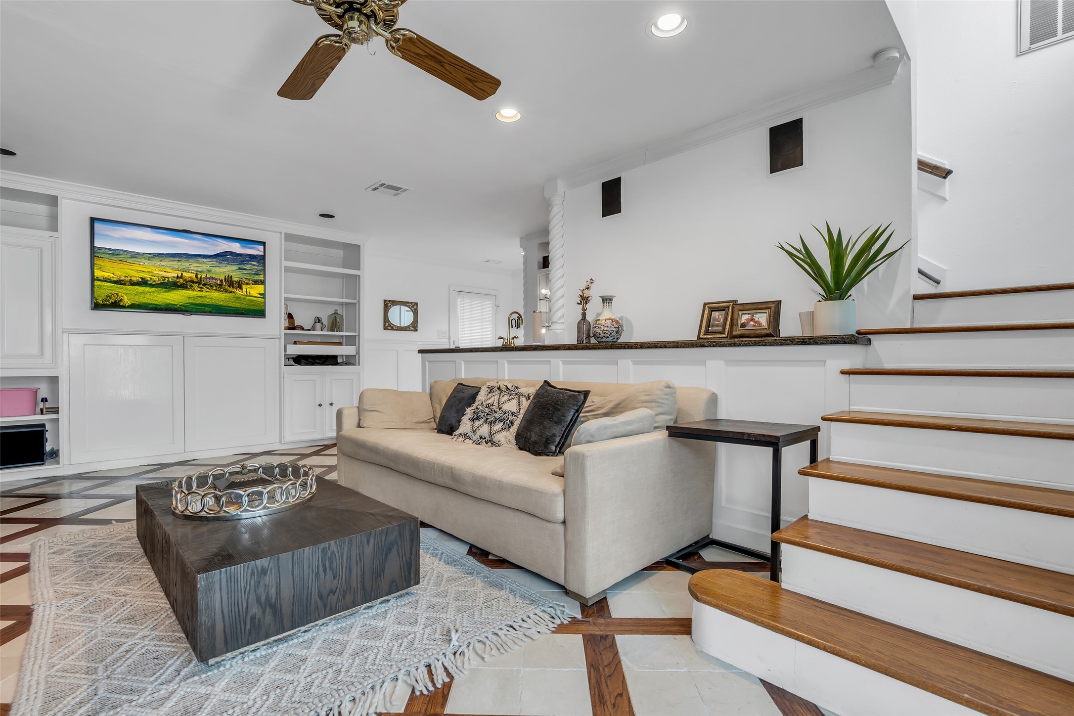 1503 Banks Street Houston, TX 77006 - Photo 32 of 39