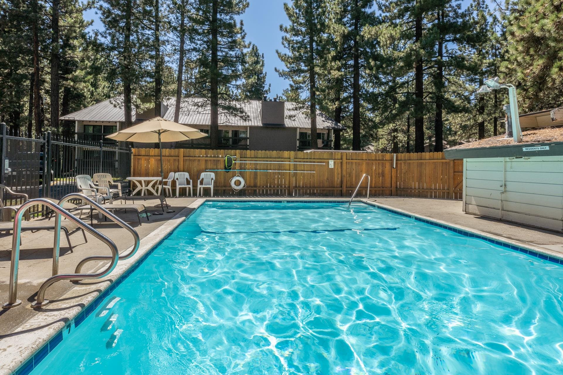 2289 Sierra Nevada Road, Unit F11 Mammoth Lakes, CA 93546 - Photo 13 of 17 a view of a backyard