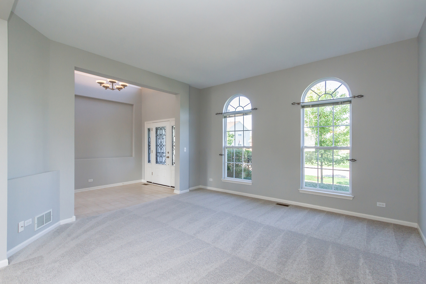 2317 Barrett Drive Algonquin, IL 60102 - Photo 11 of 48