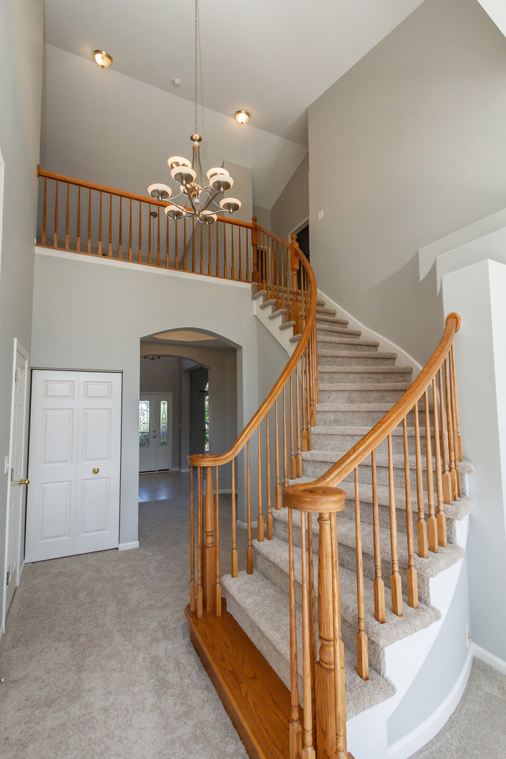 2317 Barrett Drive Algonquin, IL 60102 - Photo 20 of 48