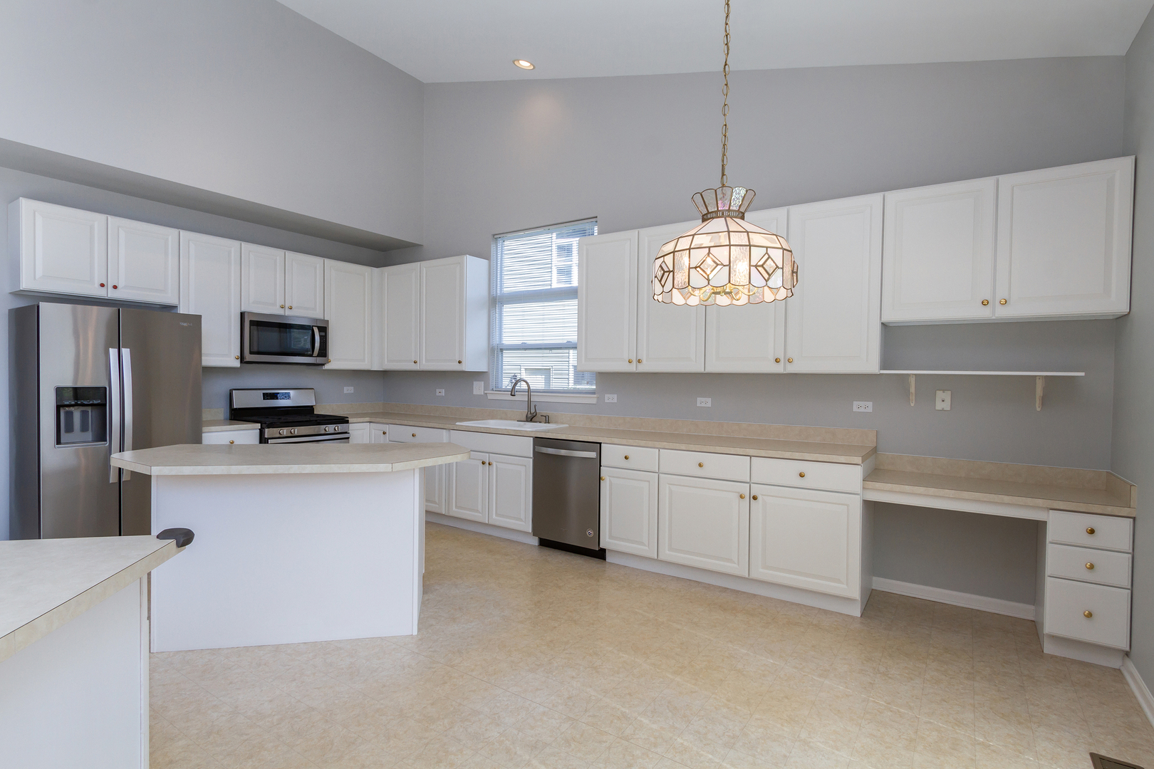 2317 Barrett Drive Algonquin, IL 60102 - Photo 3 of 48