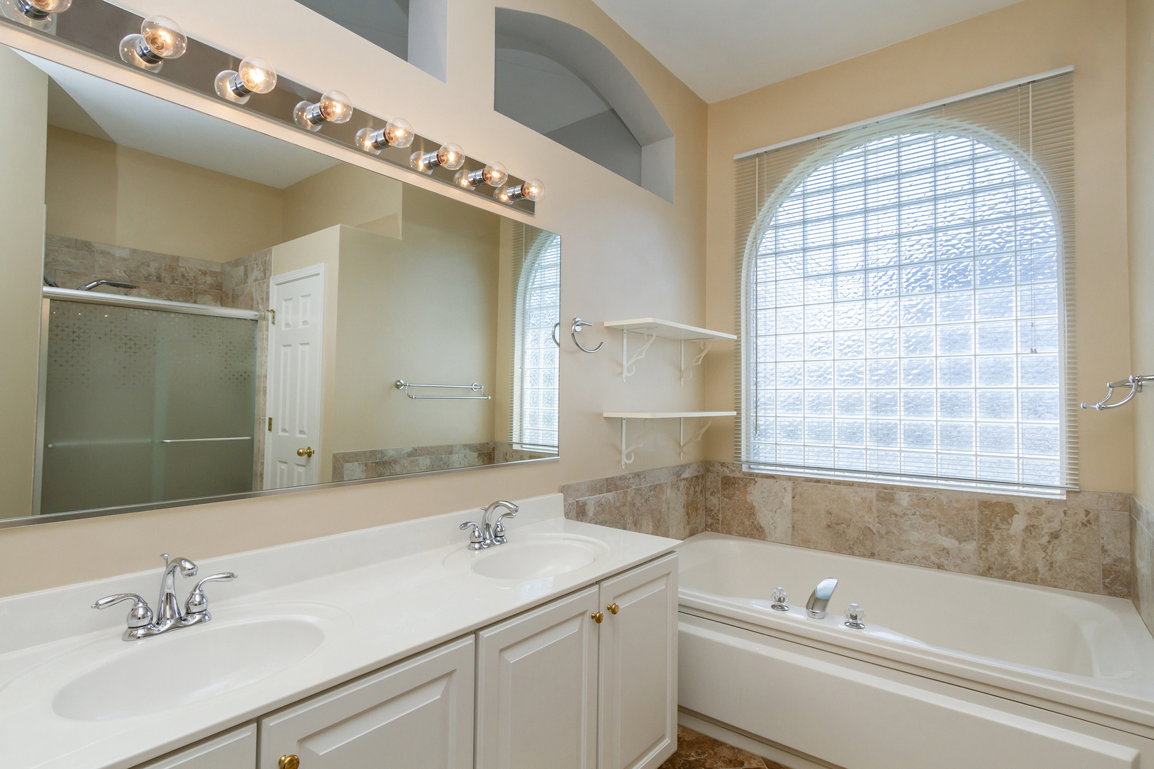 2317 Barrett Drive Algonquin, IL 60102 - Photo 25 of 48