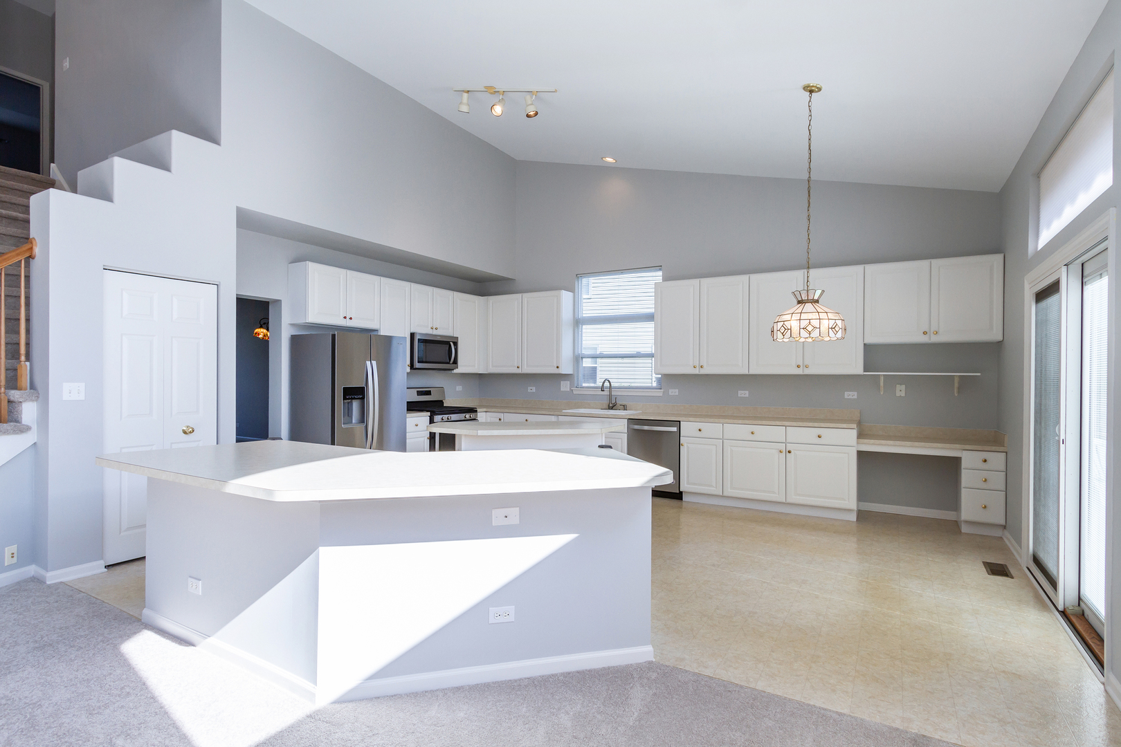 2317 Barrett Drive Algonquin, IL 60102 - Photo 4 of 48