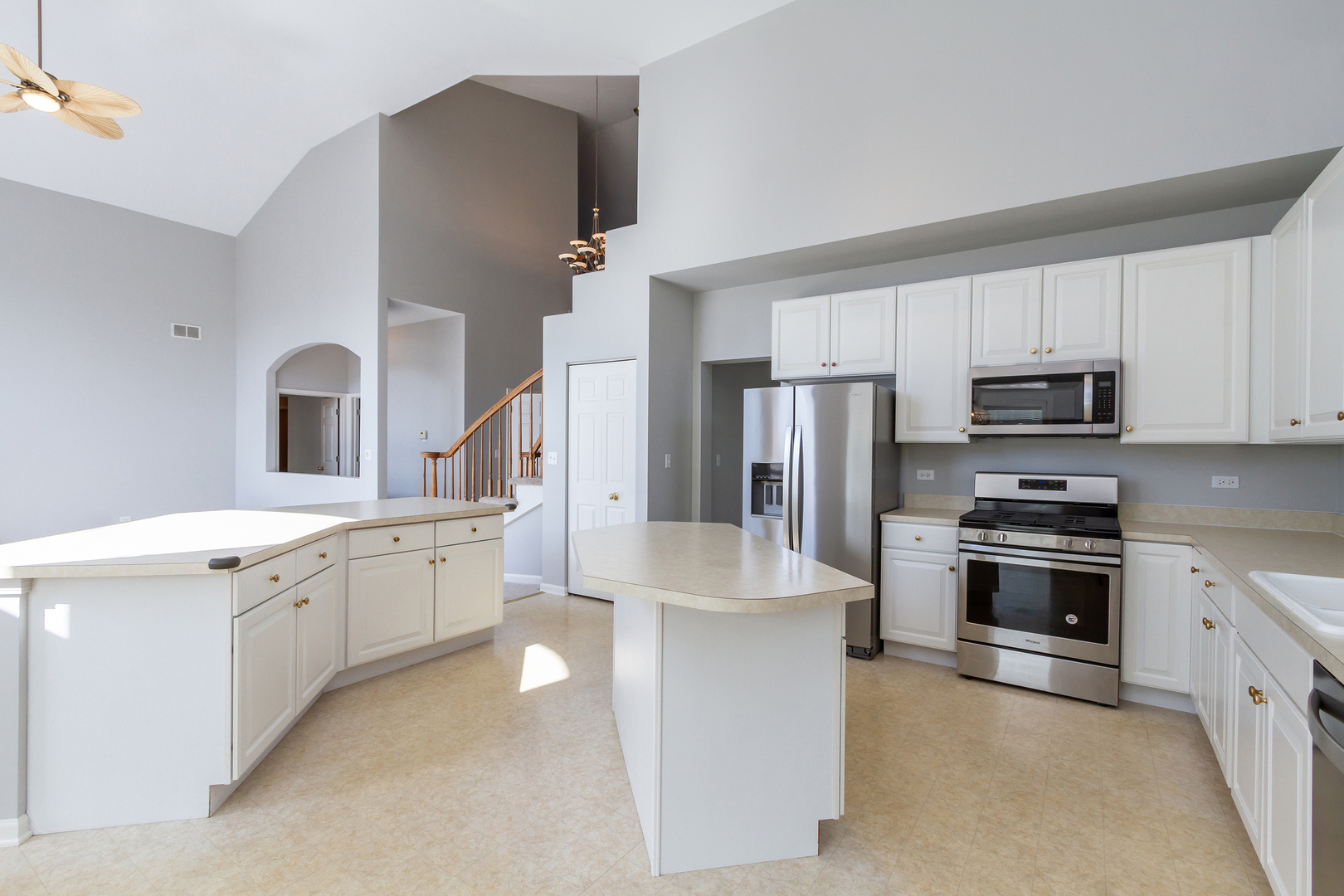 2317 Barrett Drive Algonquin, IL 60102 - Photo 7 of 48