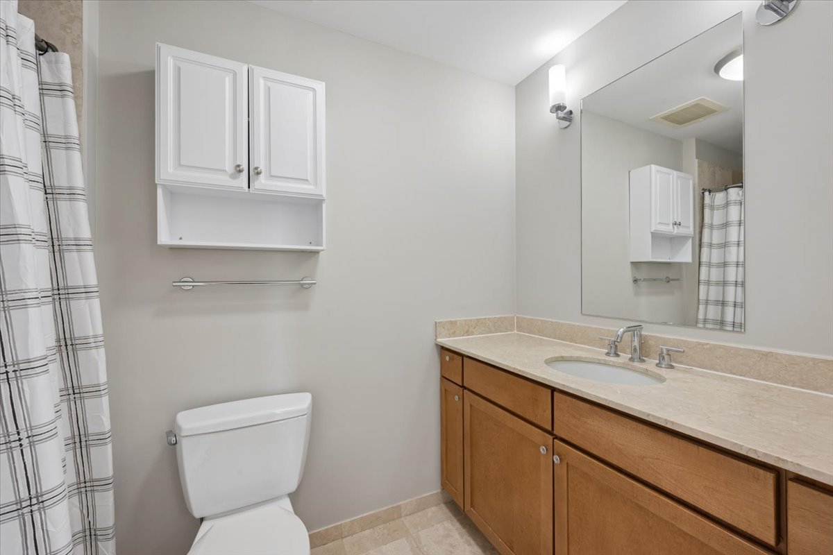 3920 North Sheridan Road, Unit 505 Chicago, IL 60613 - Photo 17 of 26