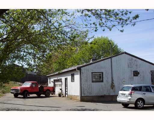 2340 East Main Road Portsmouth, RI 02871 - Photo 2 of 5 Parking Lot/Garage.