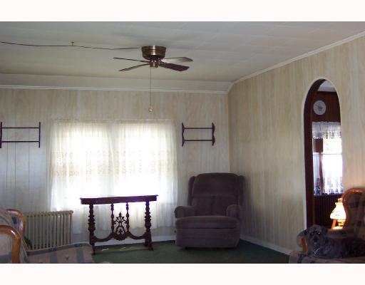 2340 East Main Road Portsmouth, RI 02871 - Photo 3 of 5 Living Room.