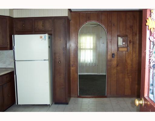 2340 East Main Road Portsmouth, RI 02871 - Photo 4 of 5 Kitchen.
