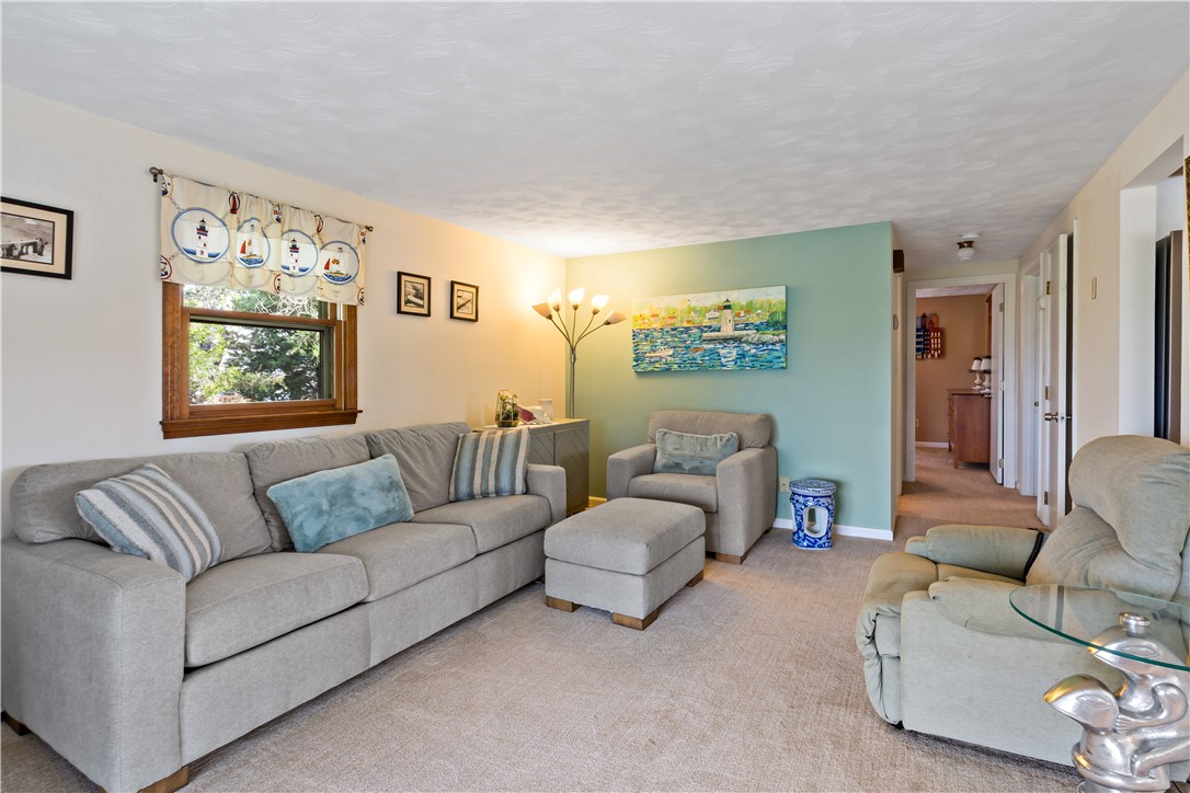 975 Anthony Road Portsmouth, RI 02871 - Photo 8 of 38 Great place to relax