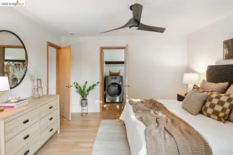 $898,000 | 433 Capricorn Avenue, Oakland, CA 94611
