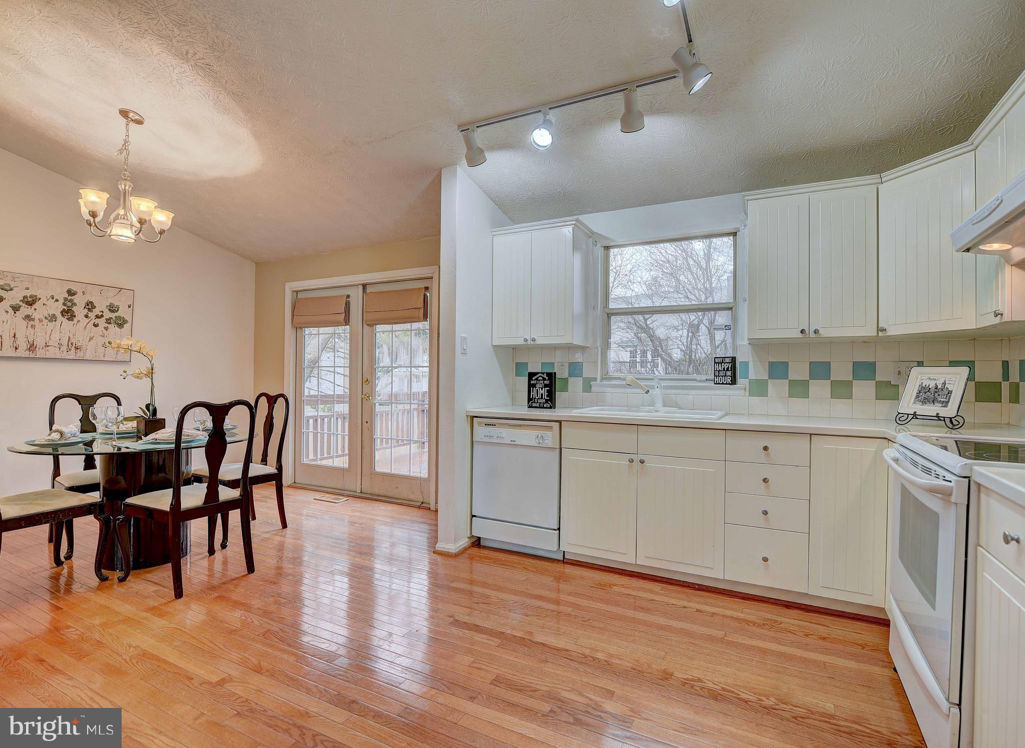 9125 Satyr Hill Road Baltimore, MD 21234 - Photo 14 of 30 Kitchen