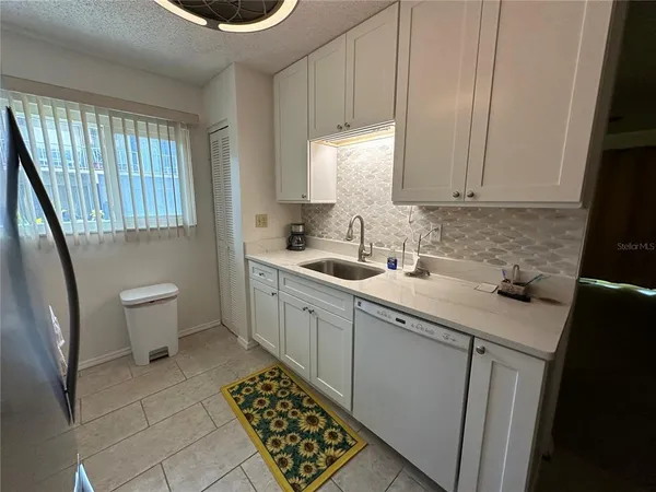 $1,895 | 2950 Clark Road, Unit 112, Sarasota, FL 34231