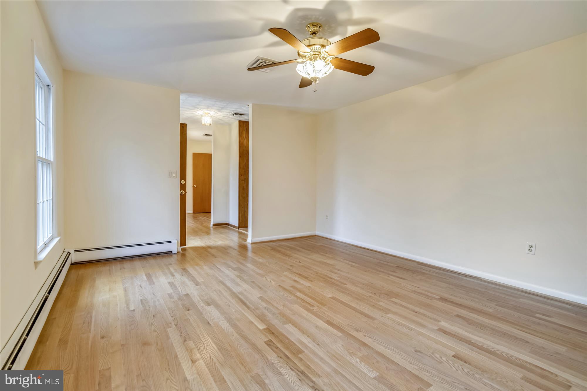 15701 Baden Naylor Road Brandywine, MD 20613 - Photo 31 of 35 Living Room