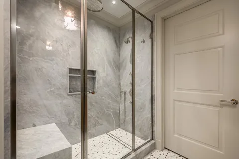 $2,999,000 | 2550 North Lakeview Avenue, Unit N1904, Chicago, IL 60614
